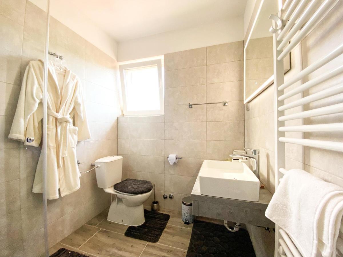 Apartmani Fenestra Otočac Eksteriør billede
