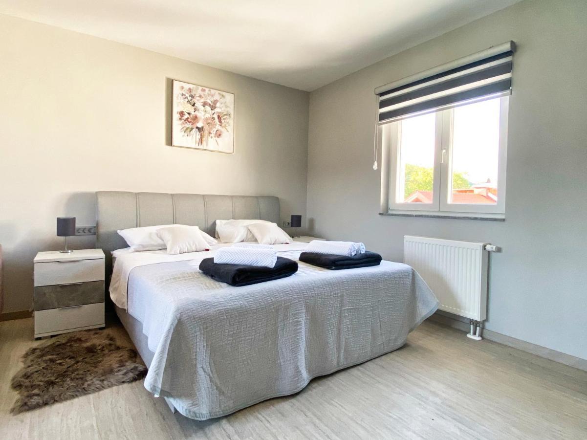 Apartmani Fenestra Otočac Eksteriør billede