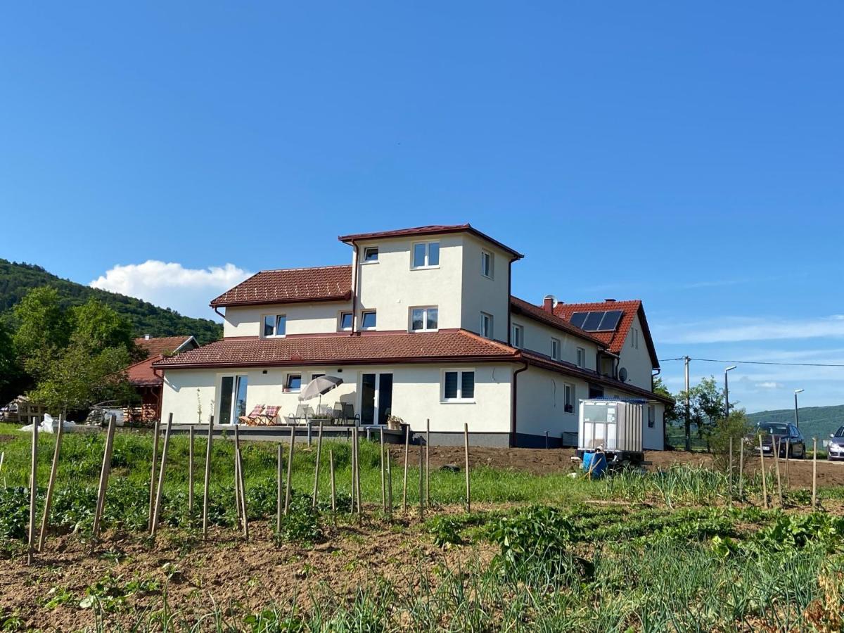Apartmani Fenestra Otočac Eksteriør billede